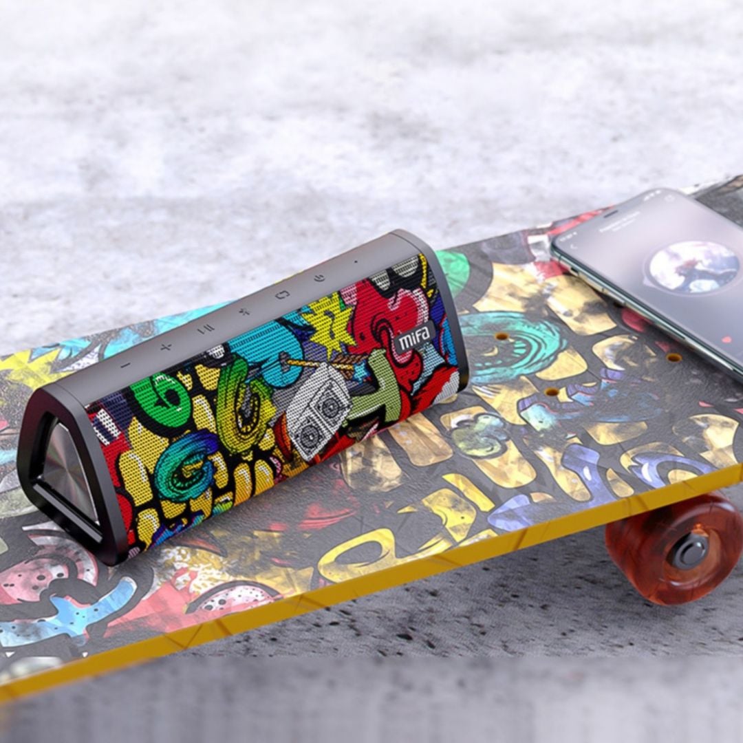 Graffiti Boombox Bluetooth Speaker product thumbnail 9