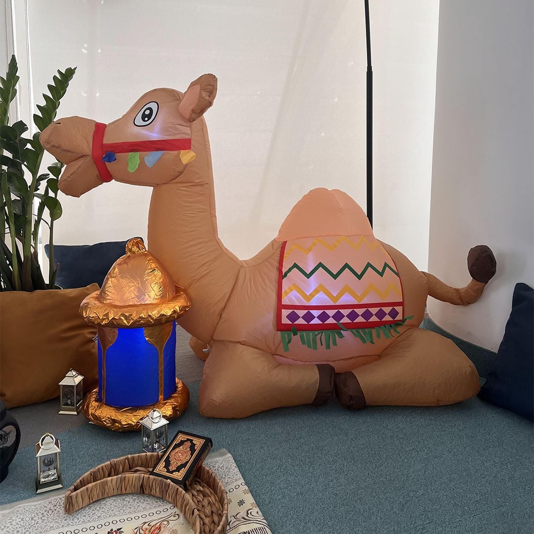 مُجسم الجمل القابل للنفخ - 10