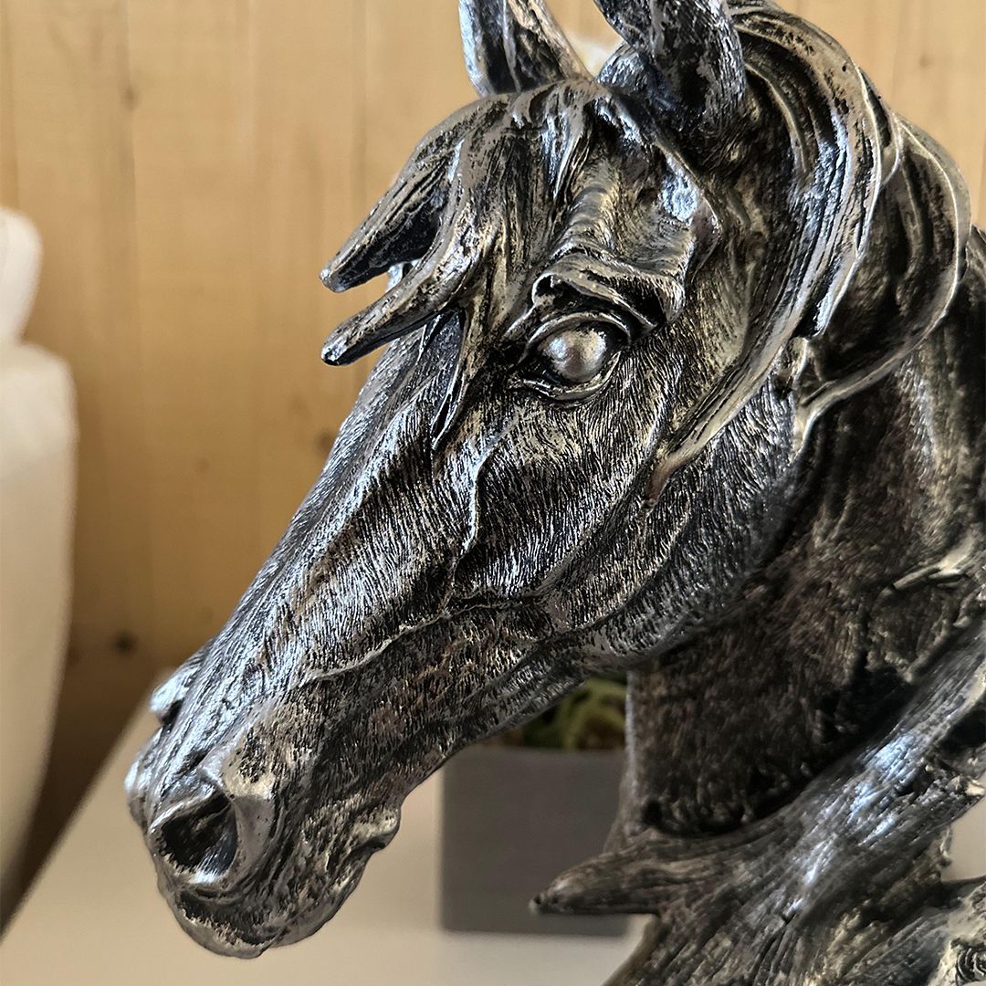 Carved horse head statue product thumbnail 8