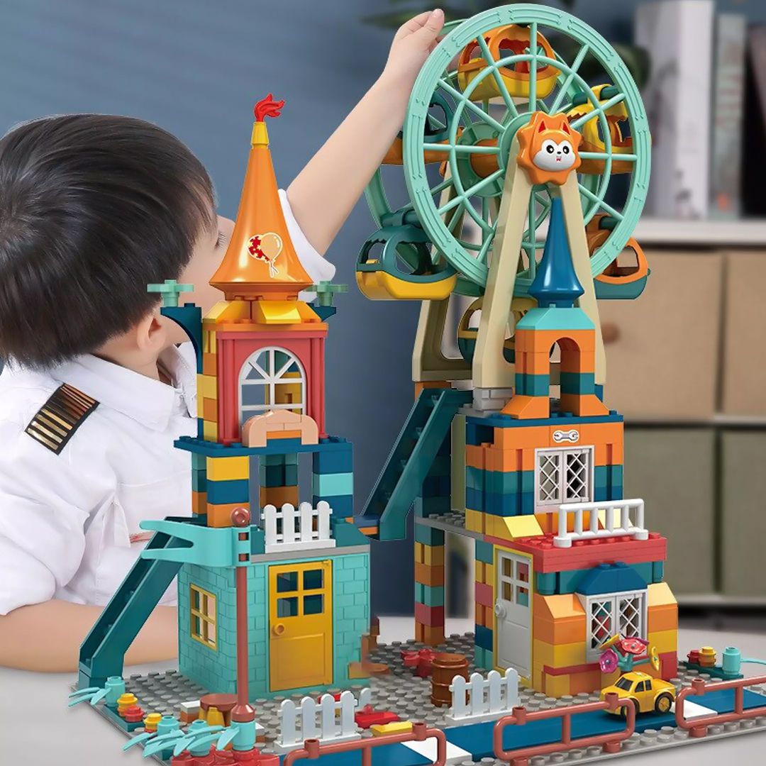 Castle Building Toy product thumbnail 2