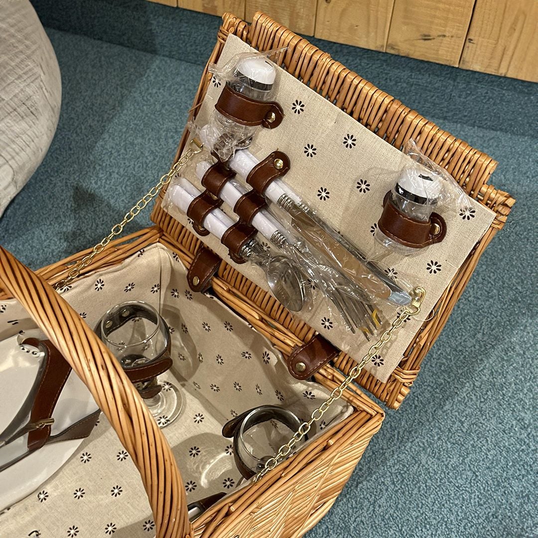 سلة نزهات من الخيزران مع أدوات للمائدة - 6