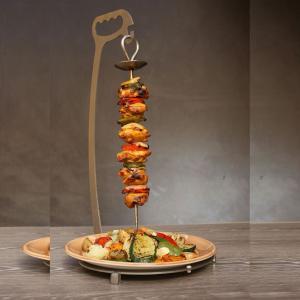 ستاند التقديم مع سيخ للشواء