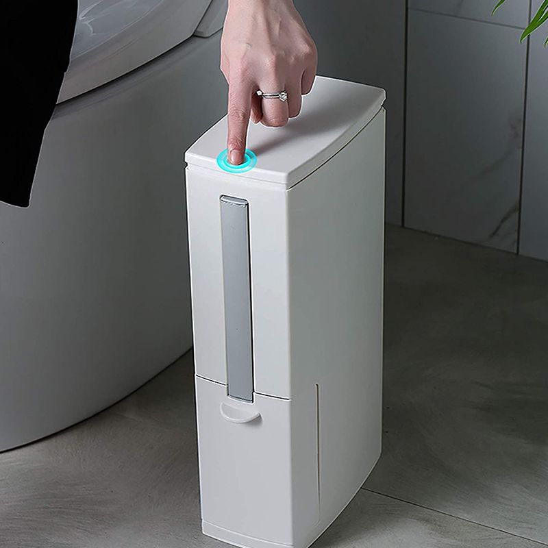 Trash Can with Cleaning Brush for the Bathroom product thumbnail 5