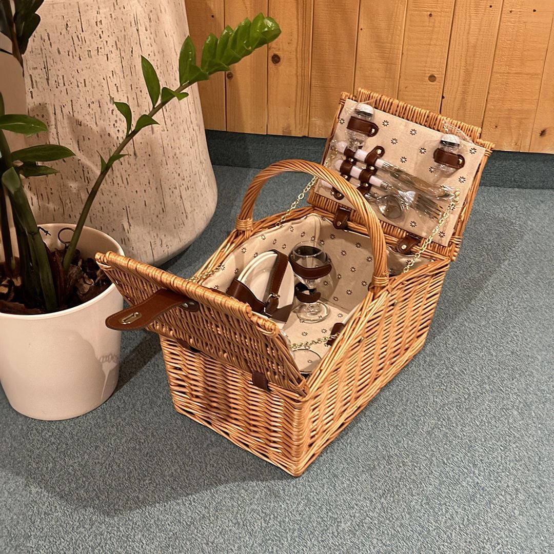 سلة نزهات من الخيزران مع أدوات للمائدة - 7