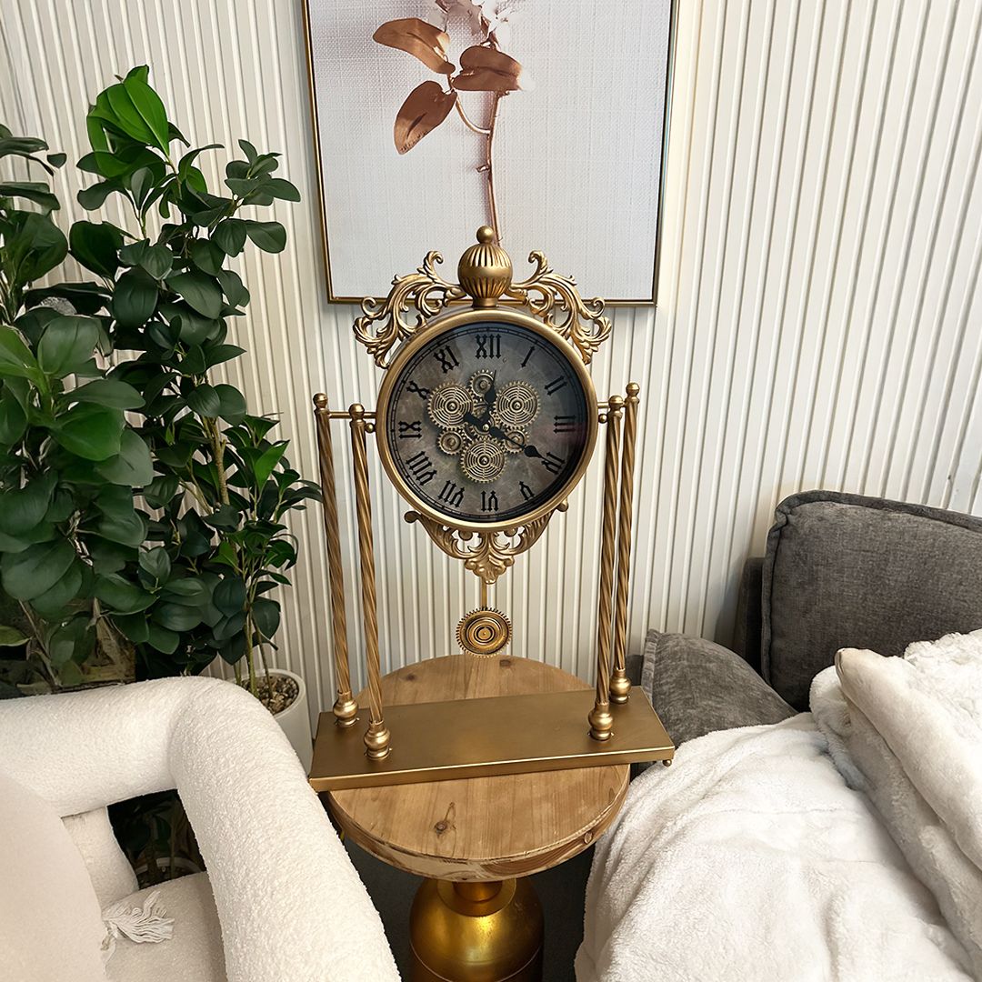 ساعة تروس بتصميم كلاسيكي عتيق - 1