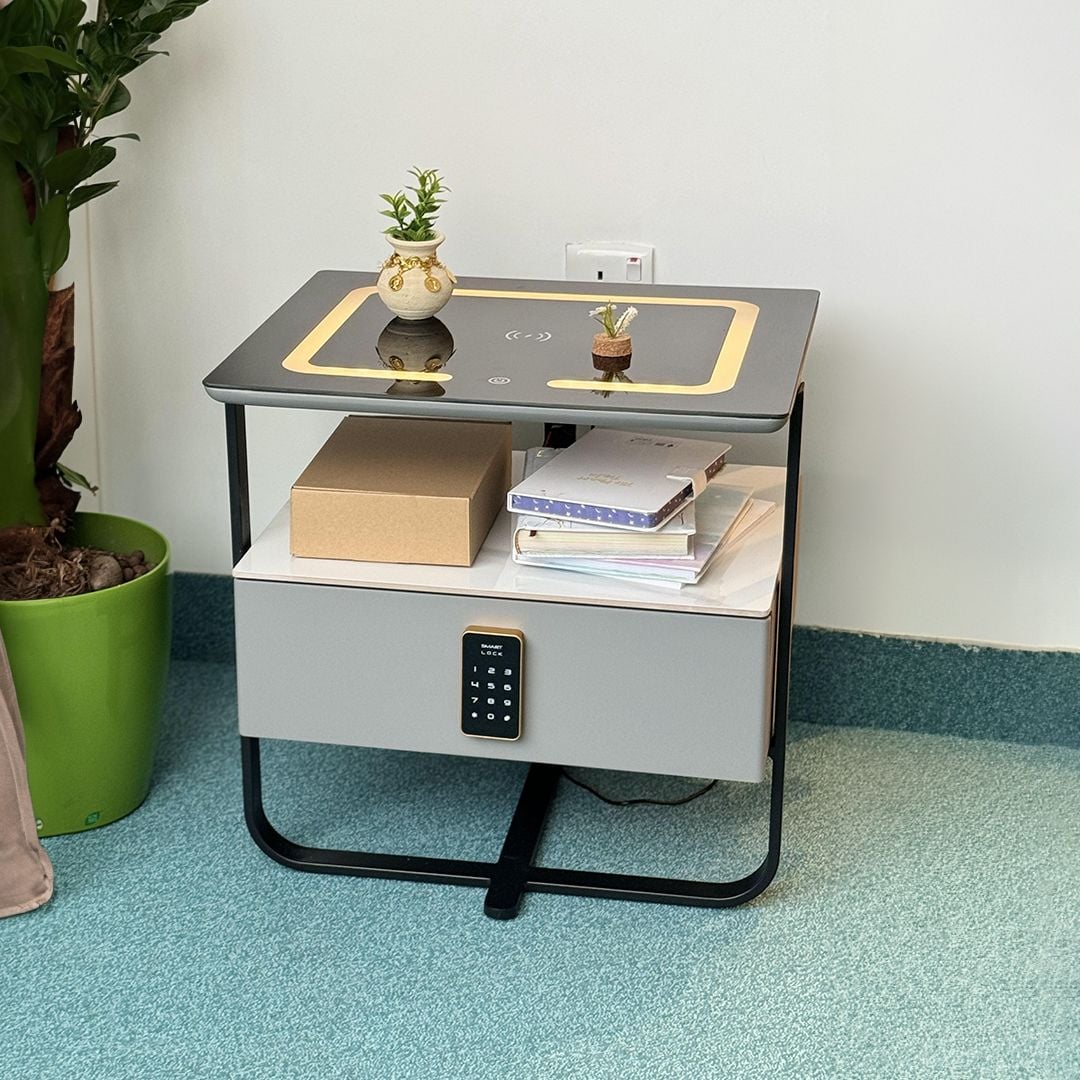 Marble Side Table with Wireless Charging product thumbnail 2