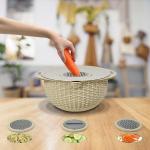 مبشرة ومصفاة بلاستيكية مع غطاء