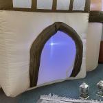 مسجد بثلاث مآذن ذهبية قابل للنفخ - 7