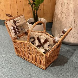 سلة نزهات من الخيزران مع أدوات للمائدة - 2