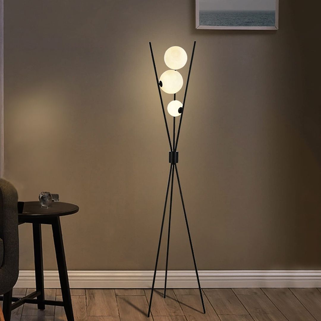 3D Design Tripod Lamp