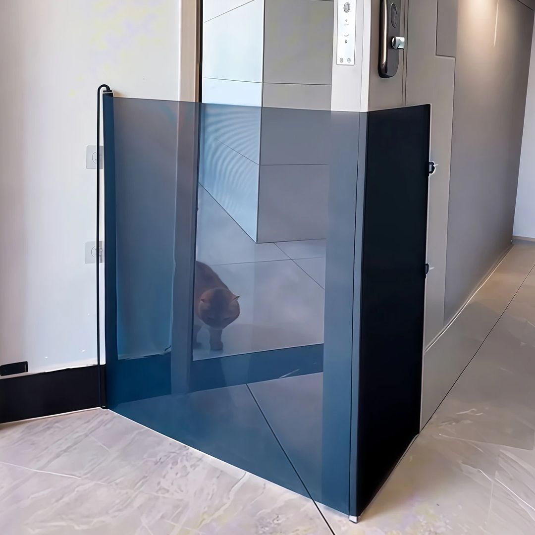 Retractable Safety Gate for Kids and Pets product thumbnail 5