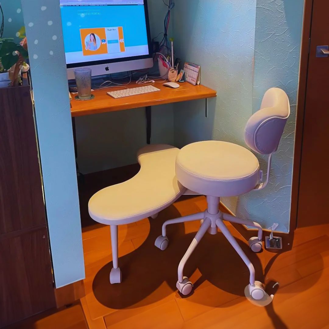 Flexible Adjustable Office Chair product thumbnail 4