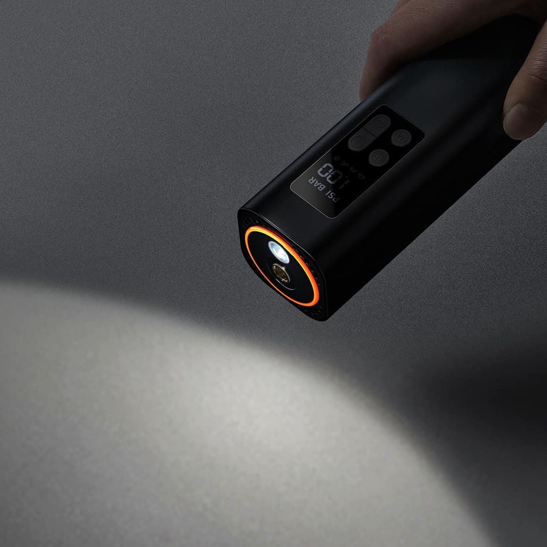 Digital Tire Inflator Pump product thumbnail 3