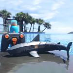 سمك القرش مع جهاز تحكم	