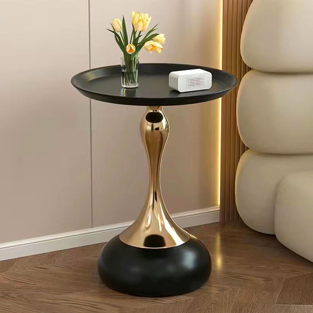 طاولة جانبية فاخرة بتصميم مزهرية - 1