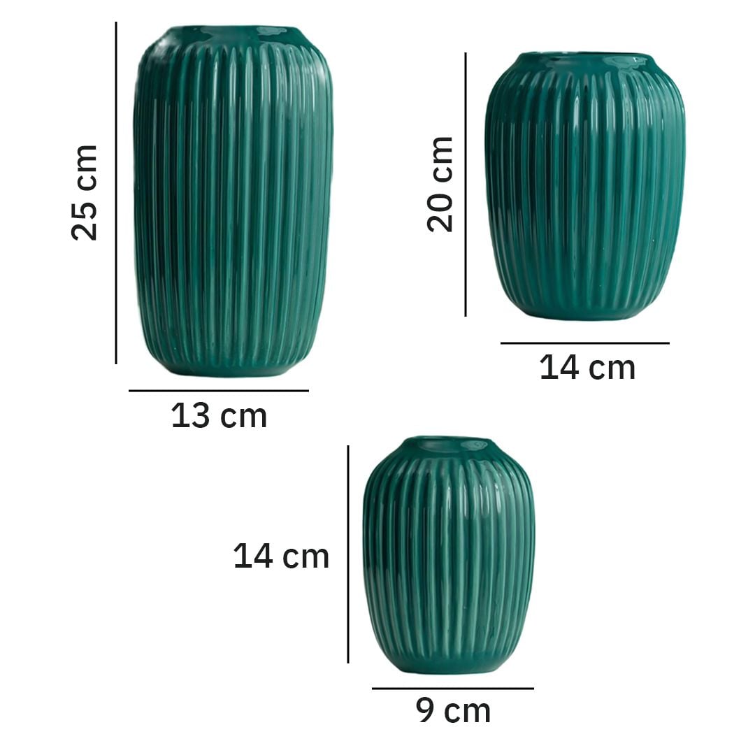 A Set of Vases of Various Sizes product thumbnail 7
