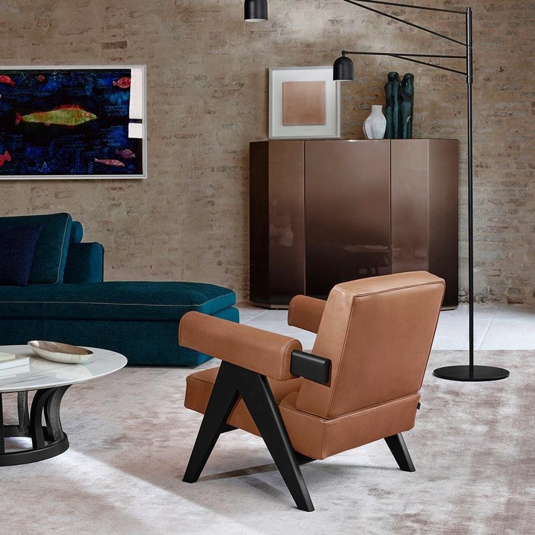 Luxury Leather Chair with a Classic Touch product thumbnail 6