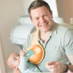 حامل زجاجة الرضاعة للأطفال - 8