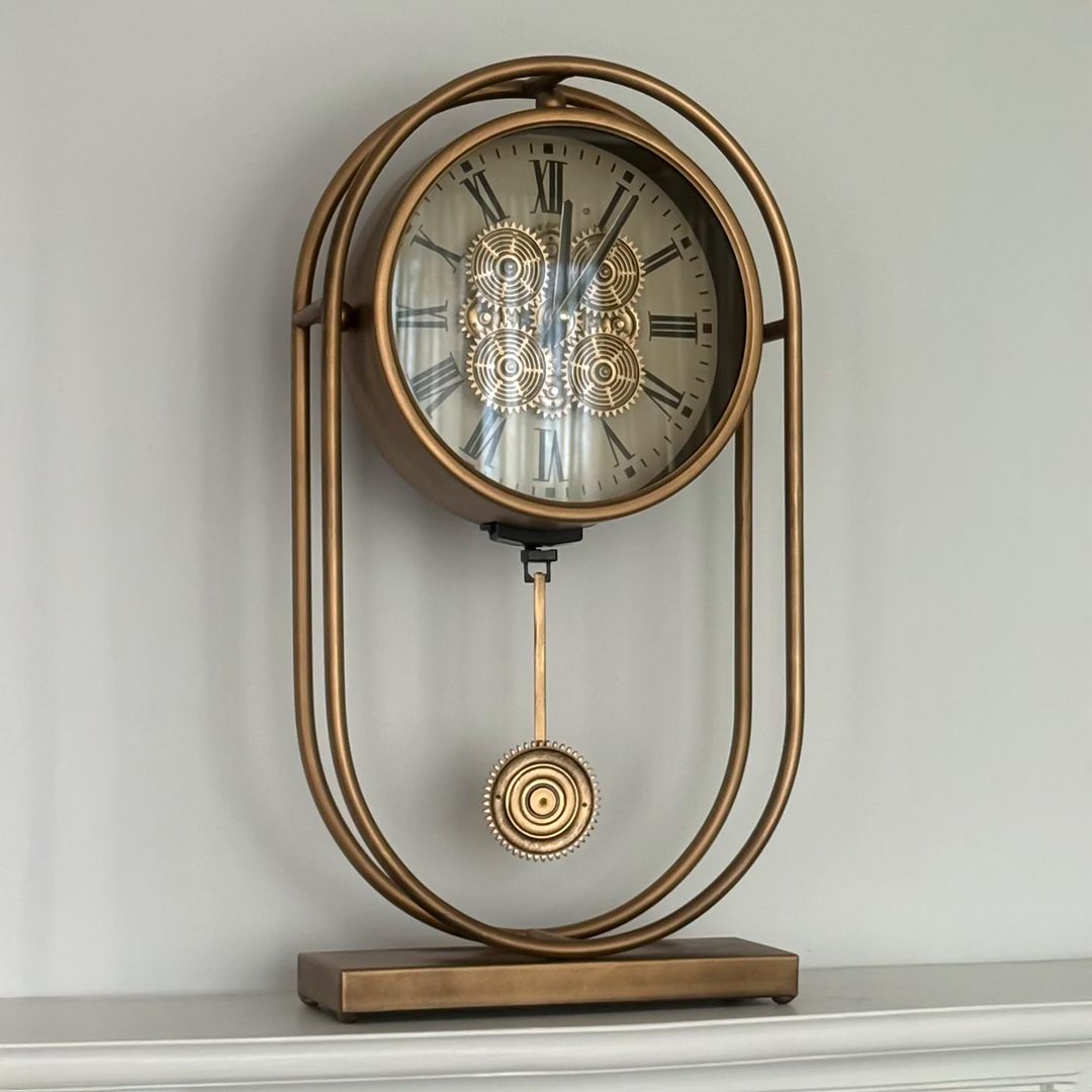 ساعة ديكورية بتصميم تروس و بندول ذهبي فاخر - 10