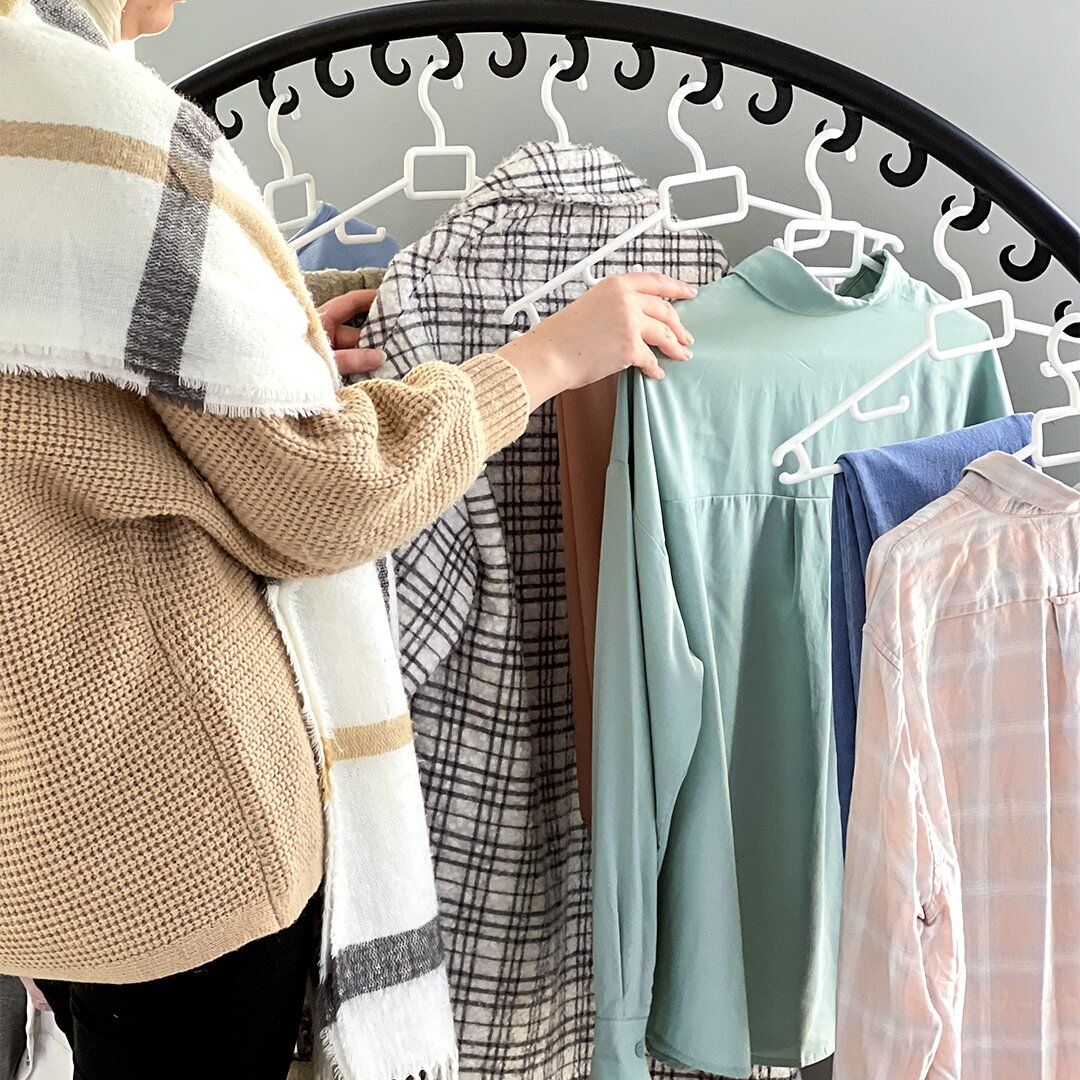 Circular Metal Clothes Rack product thumbnail 6