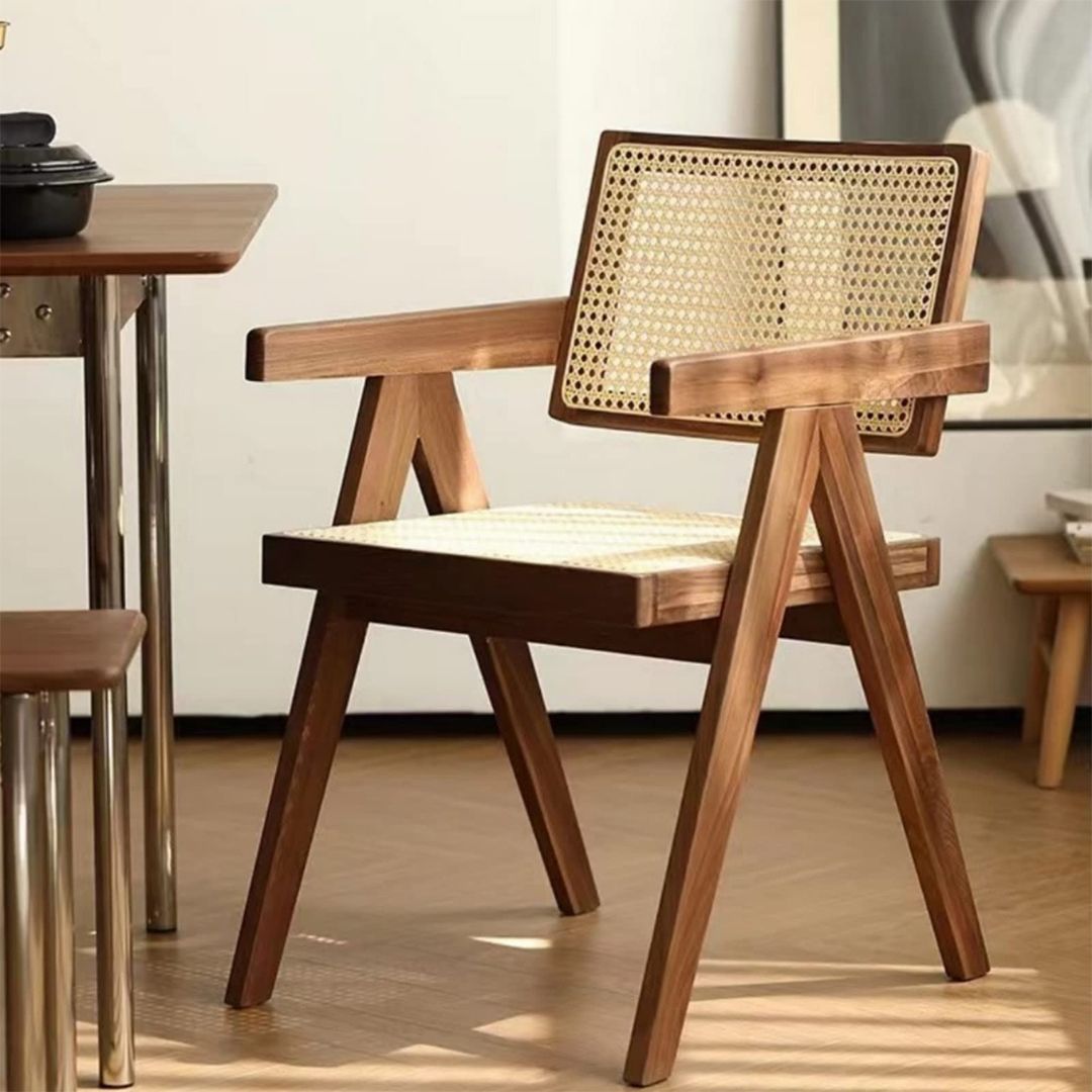 Rattan Chair With Rustic Design product thumbnail 8
