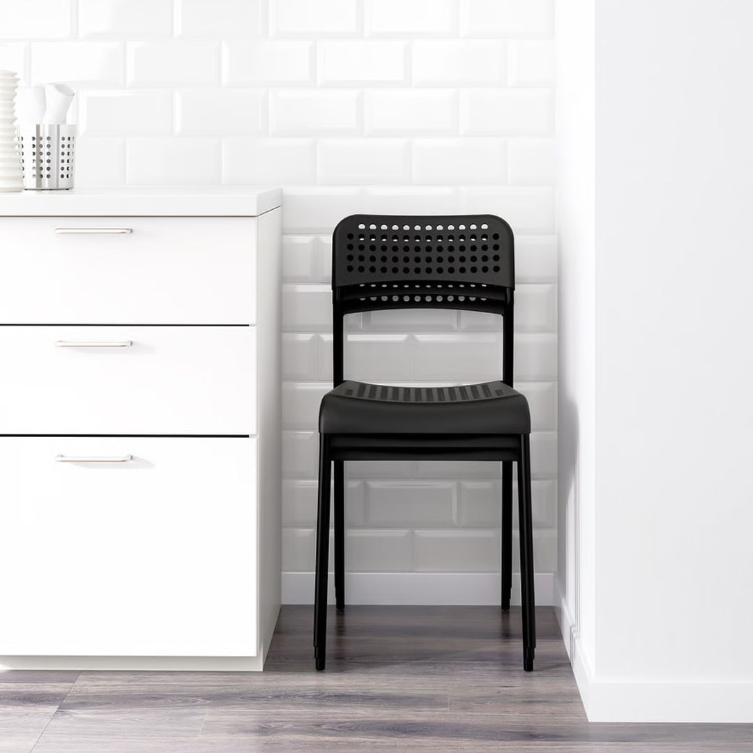 Black lounge chair product thumbnail 6