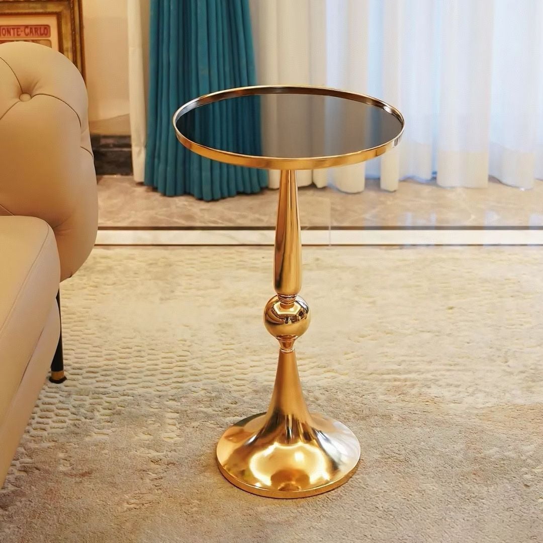 طاولة جانبية ذهبية أنيقة - 1