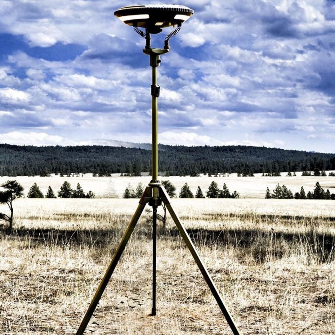 ضوء التخييم الثلاثي مع سبيكر - 32