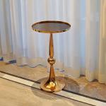 طاولة جانبية ذهبية أنيقة - 3