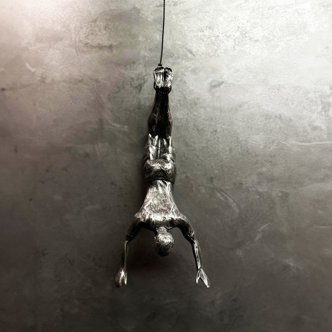 Wall Climbing Statues product thumbnail 7