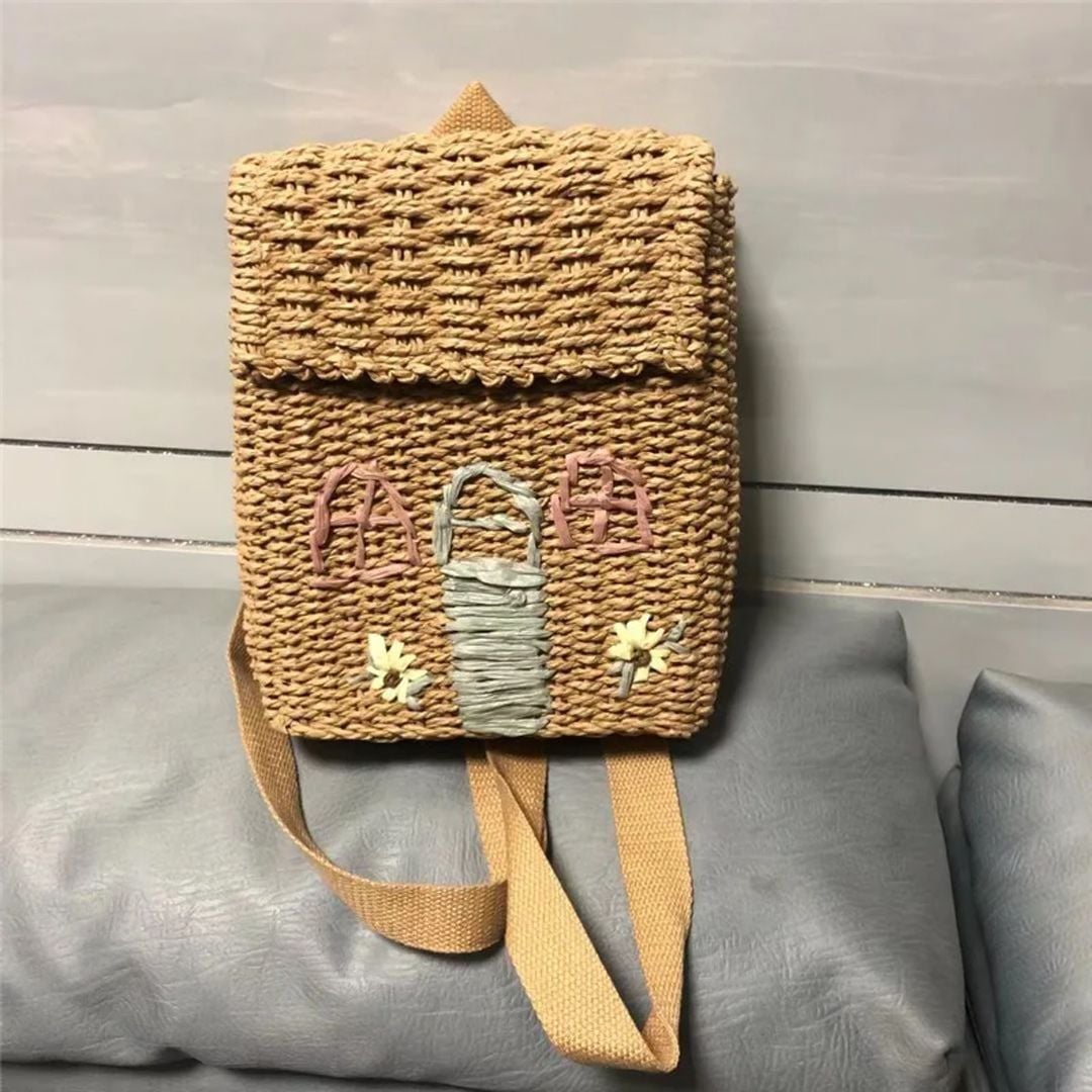 Small Straw Backpack product thumbnail 2