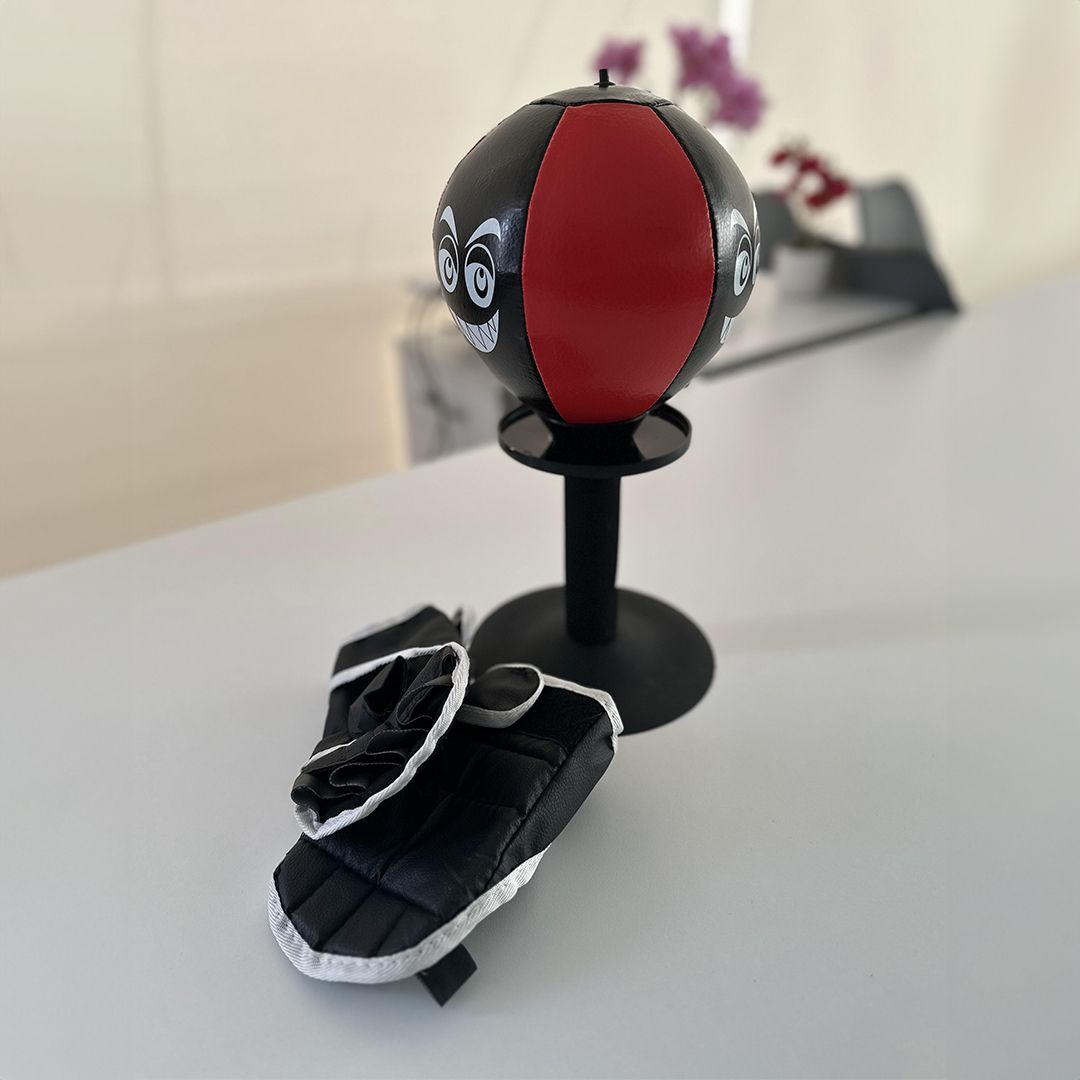 ستاند ملاكمة لسطح المكتب - 15