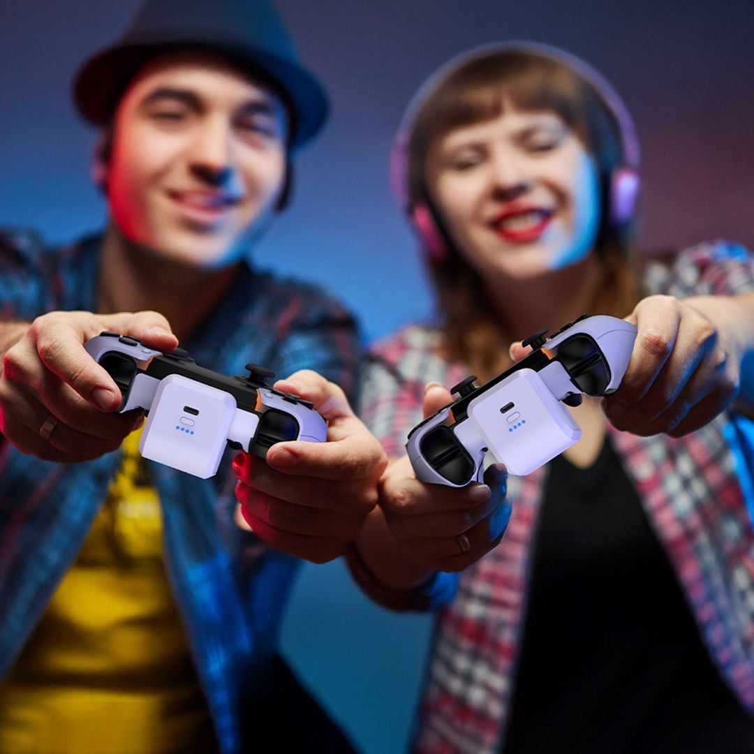 شاحن لاسلكي لأيدي البلاستيشن - 1