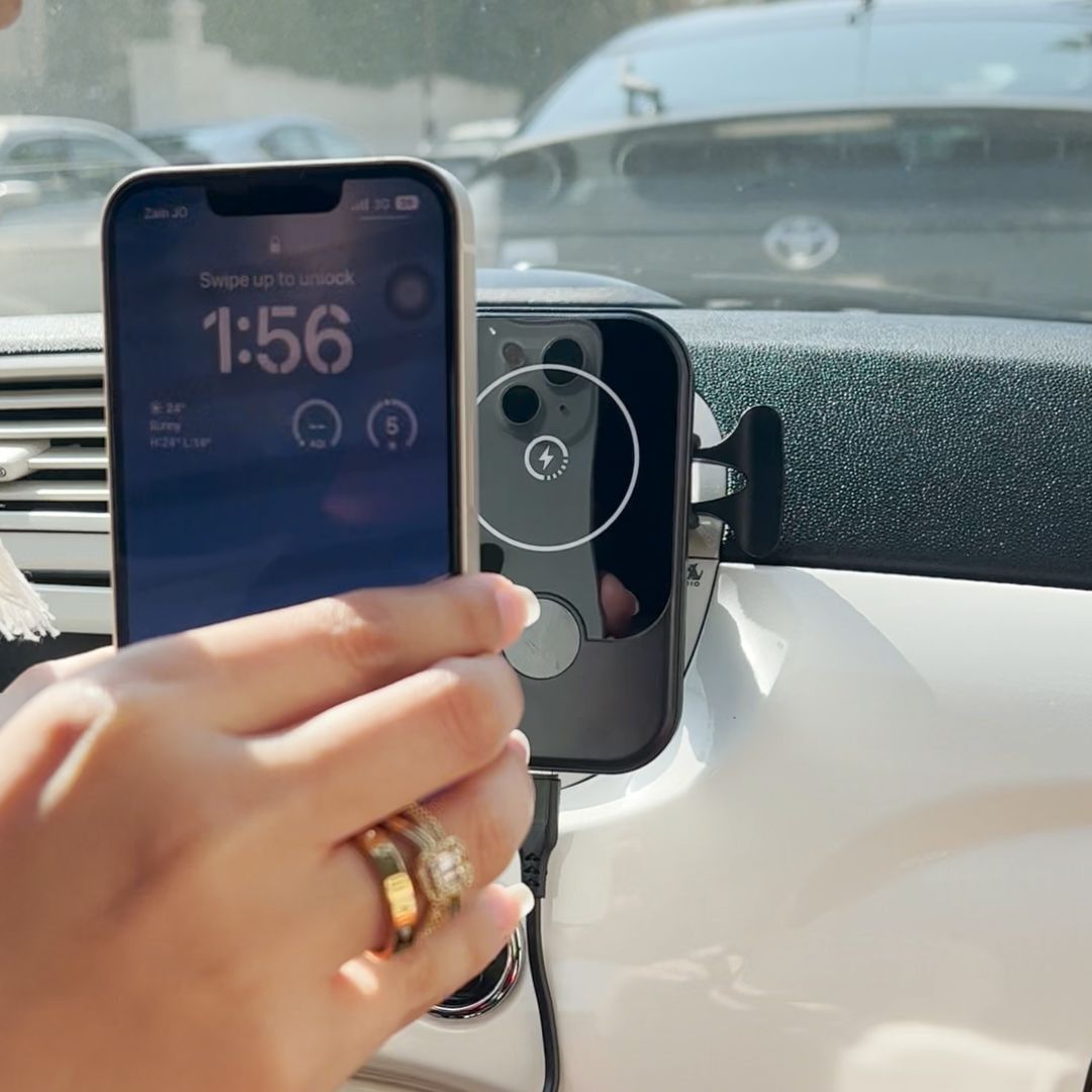 Wireless Magnetic Car Charger product thumbnail 3