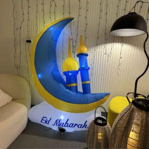 مُجسم هلال و مئذنة قابل للنفخ