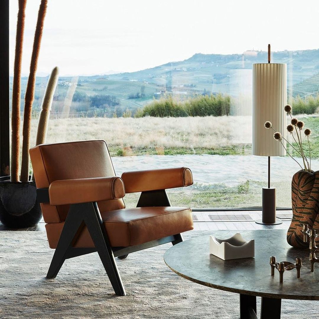 Luxury Leather Chair with a Classic Touch product thumbnail 5