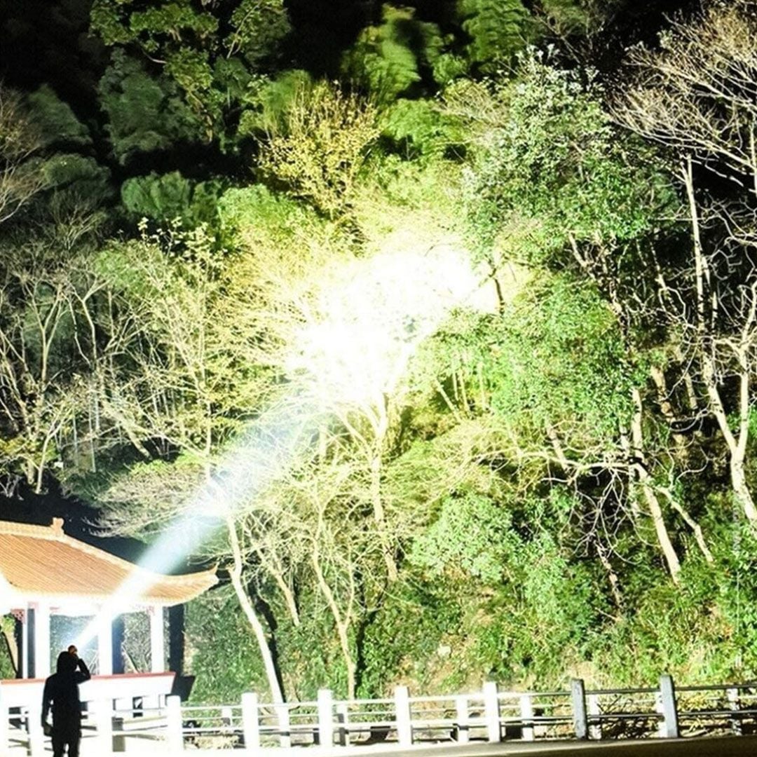 USB Rechargeable Flashlight product thumbnail 18
