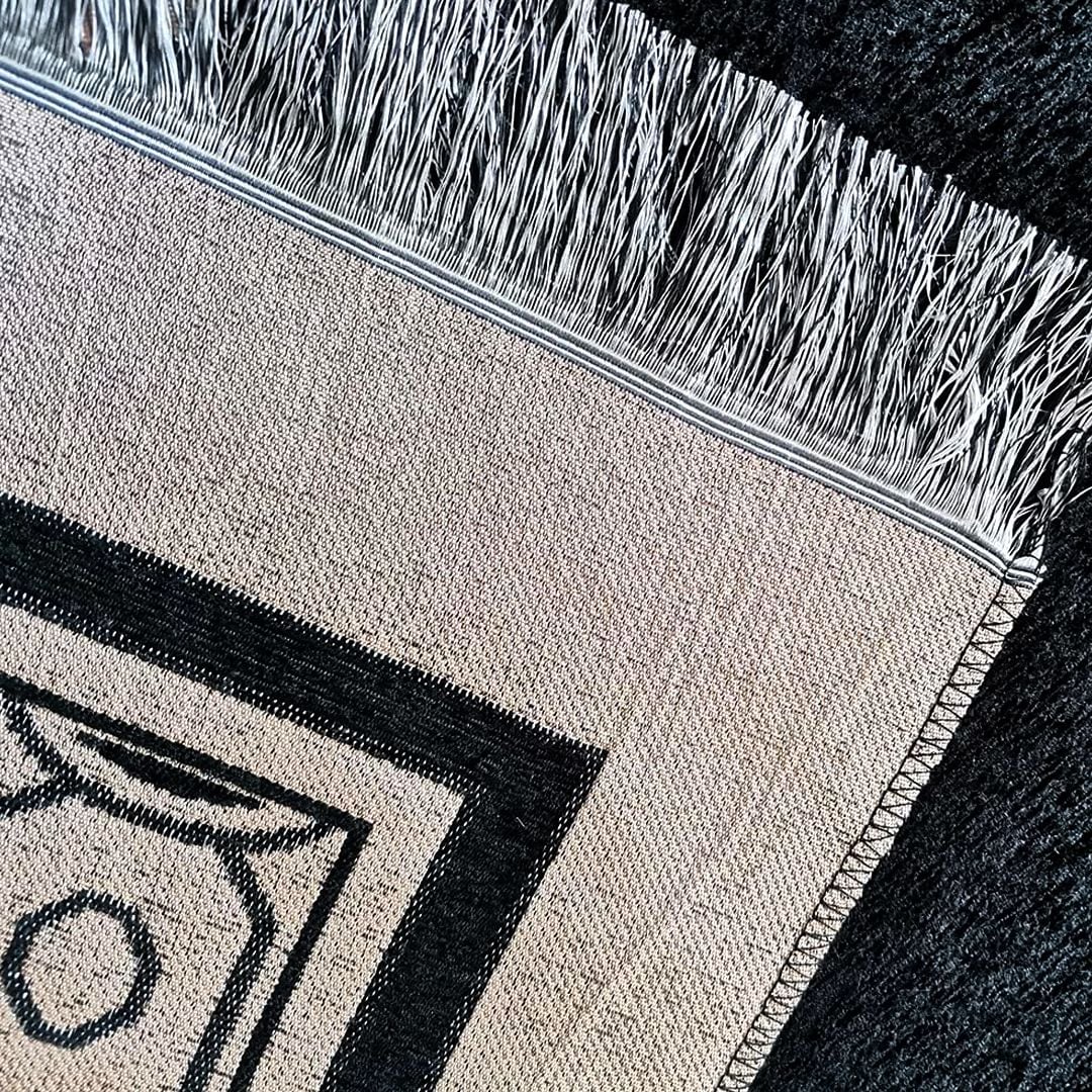 Luxury Prayer Rug & Tasbeeh Set product thumbnail 5