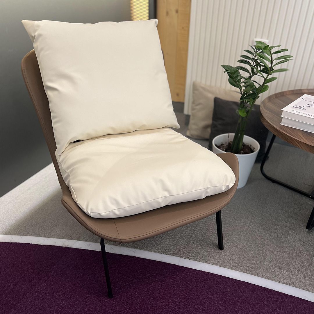 Luxurious Leather Chair With Metal Legs product thumbnail 5