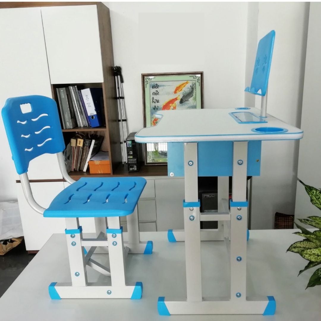 Children's Learning Desk - 1 product thumbnail 4