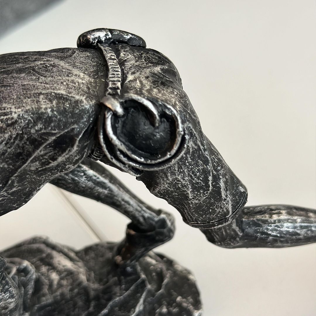 Wall Climbing Statues product thumbnail 18