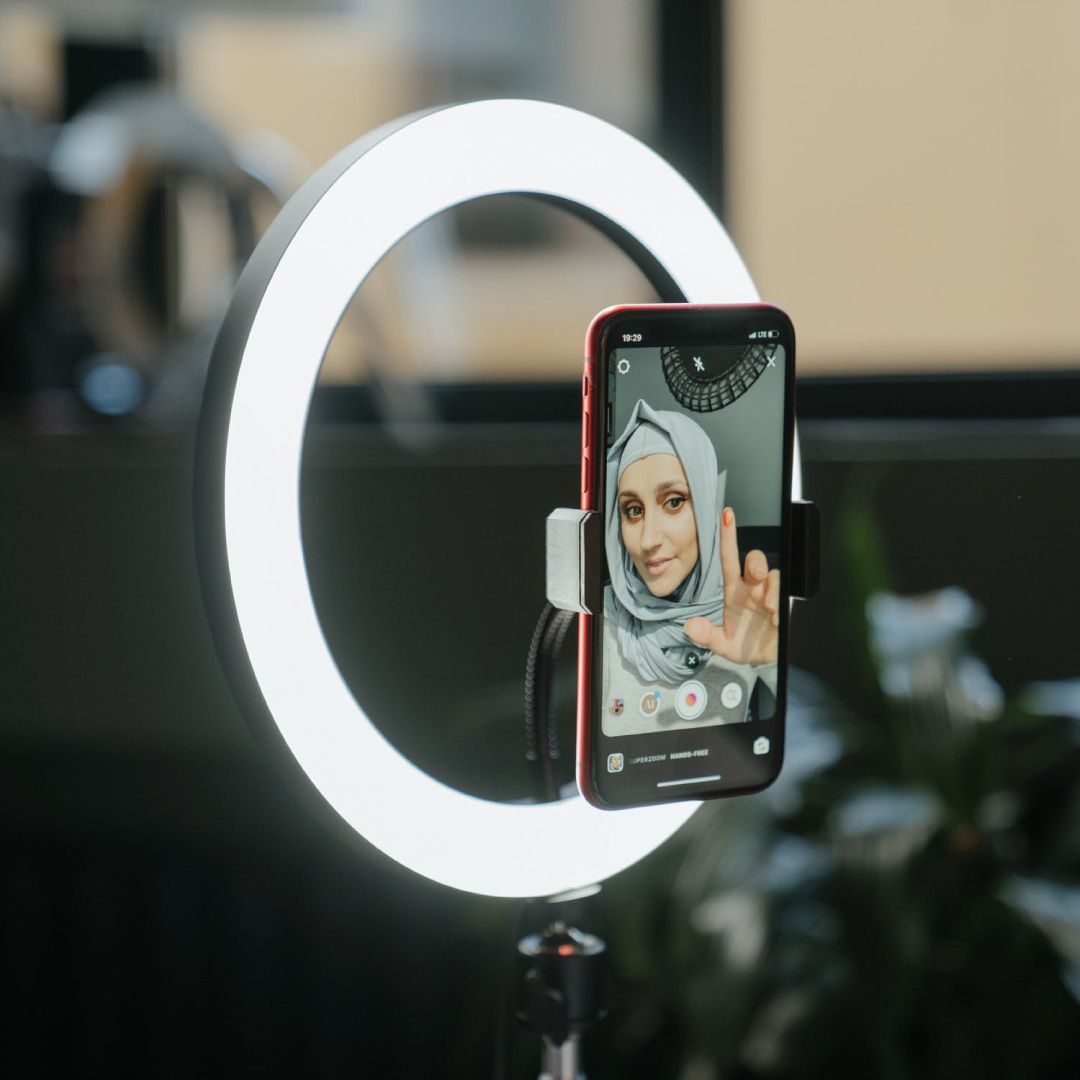 Selfie Stick Ring Light Tripod product thumbnail 5