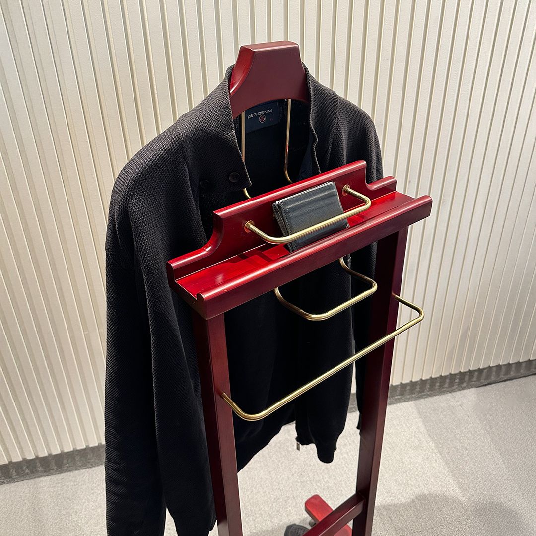Wooden Valet Men Suits Stand product thumbnail 5