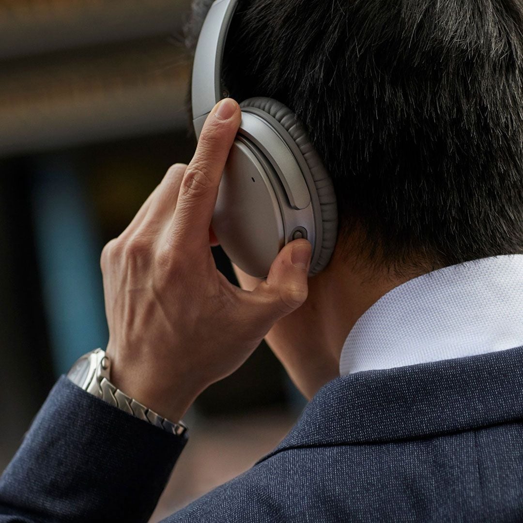 Professional Wireless Headphones product thumbnail 8