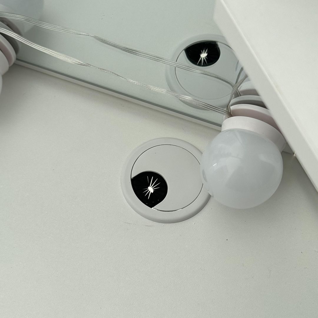 تسريحة بمرآة ثلاثية و خمس أدراج - 12