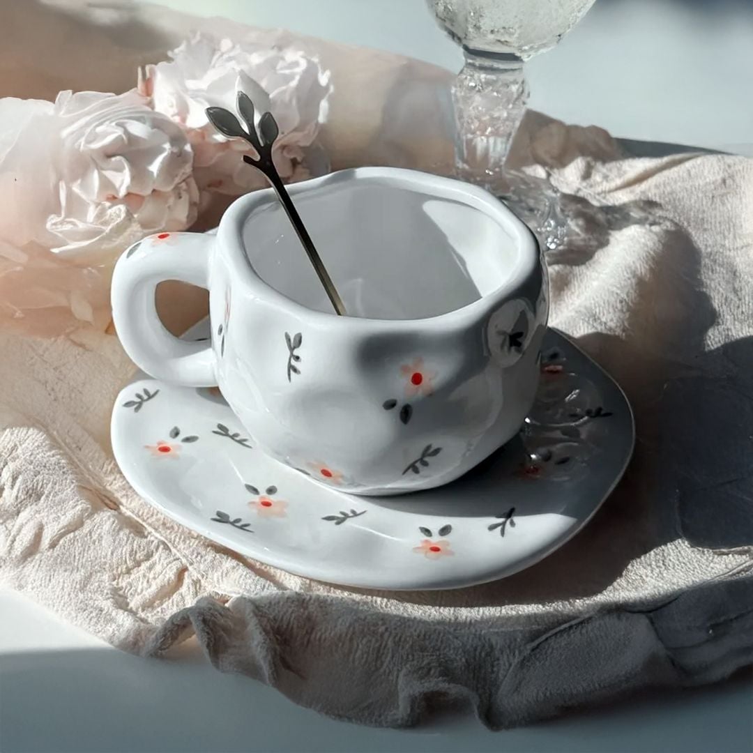فنجان مع صحن مزخرف بالورود - 8