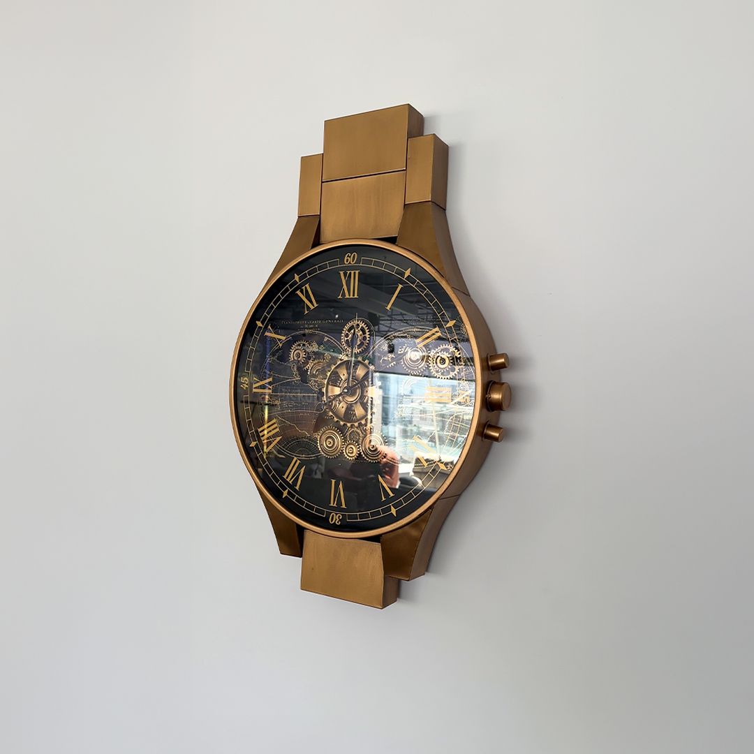 ساعة حائط بتصميم ساعة يد بتروس ذهبية - 7