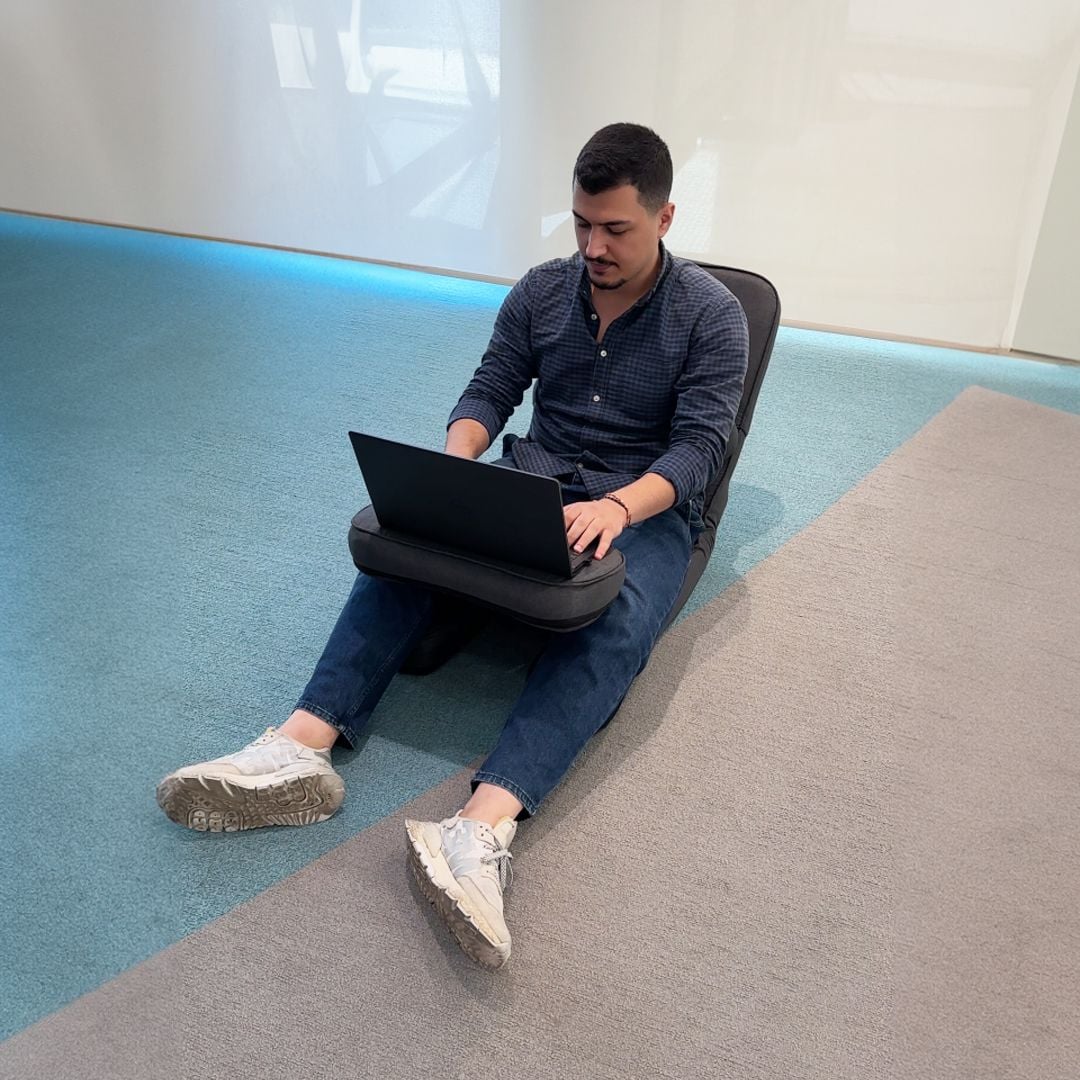 أريكة أرضية للعمل والإسترخاء - 10