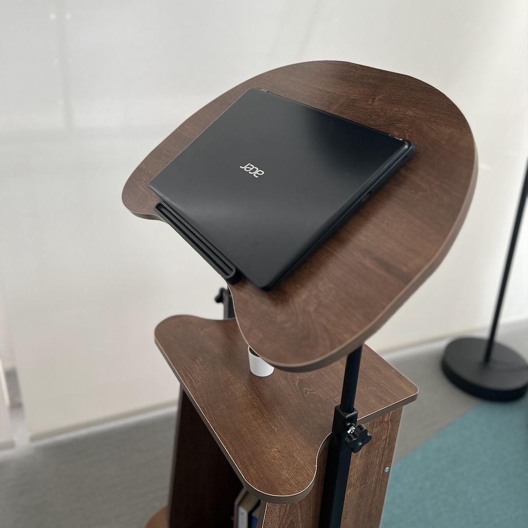 Table and Desk with Adjustable Height product thumbnail 8