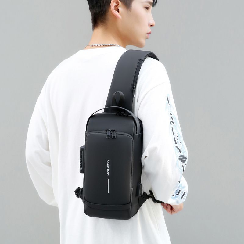Shoulder Bag With USB Charging Port product thumbnail 3